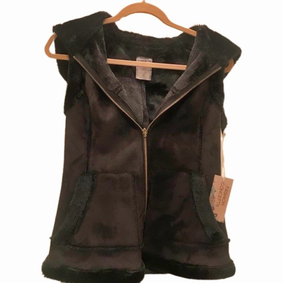 Faux Shearling Hooded Vest, Fashion Concepts - Picture 2 of 5
